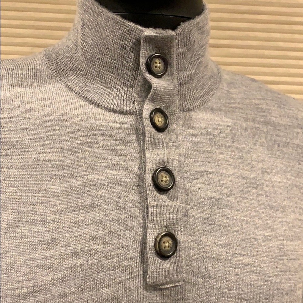 100% Merino wool half button turtleneck NWOT